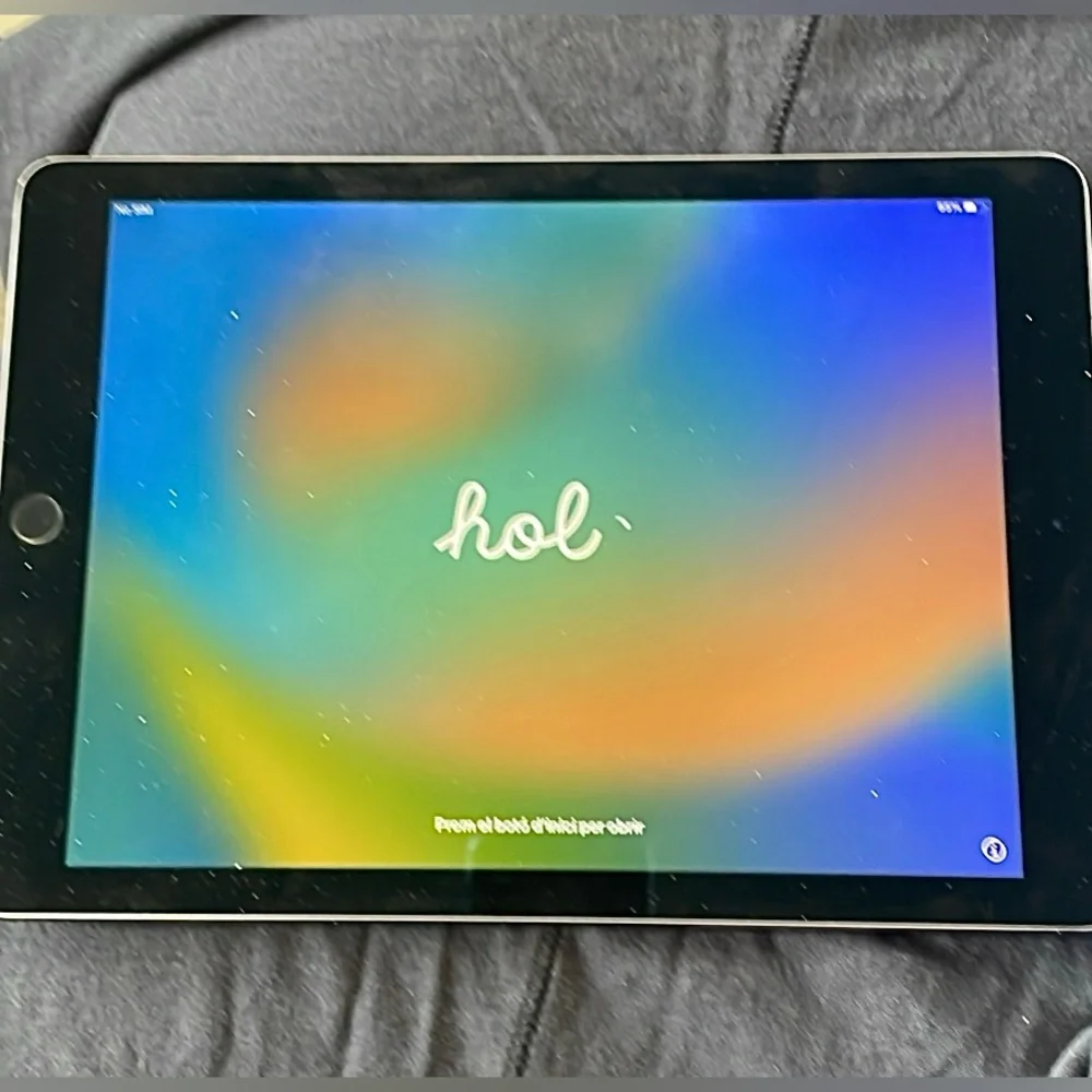 COPY - Ipad Pro 9.7 128 GB *MINT CONDITION* + Apple Pencil